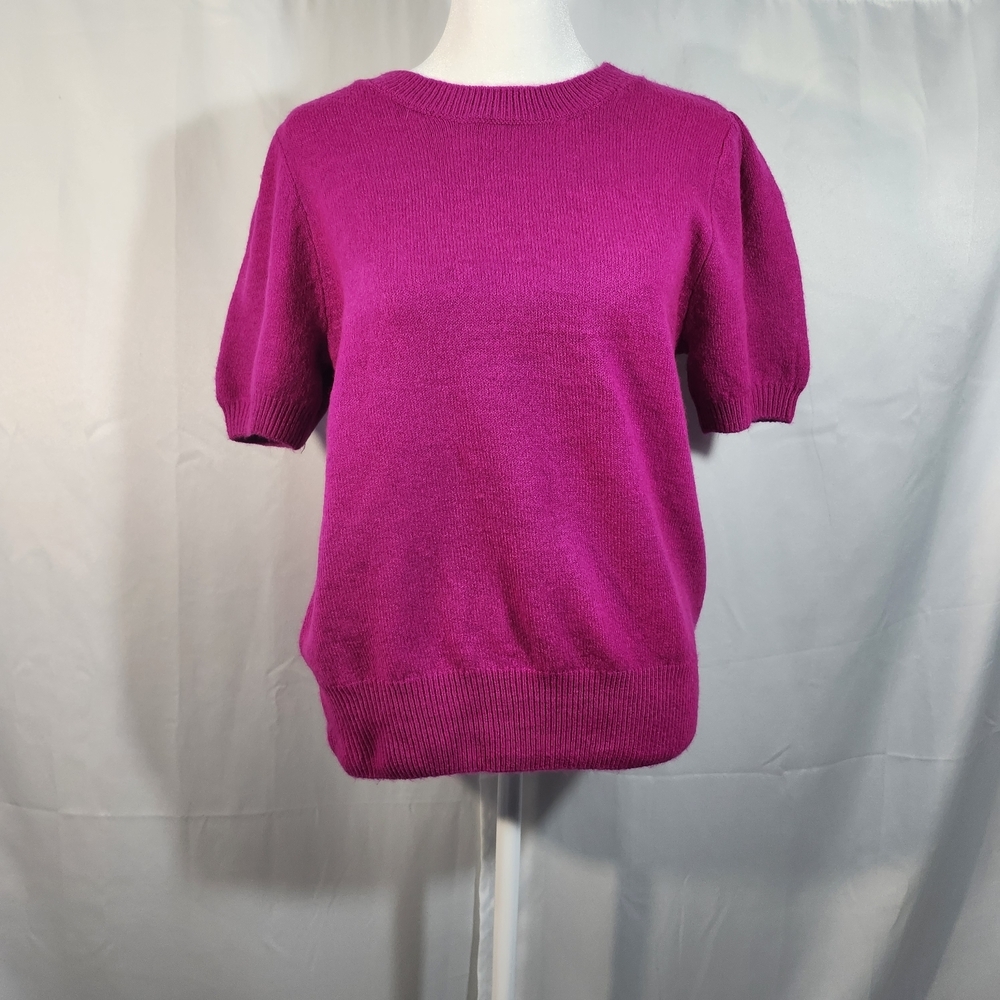 CeCe Size Medium Fuchsia Knit Top